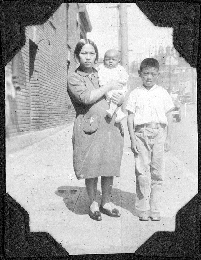 Ou Shee with sons, Lincoln and Wallace, 1931 Black and white portrait of Chinese American woman with young boy and baby.