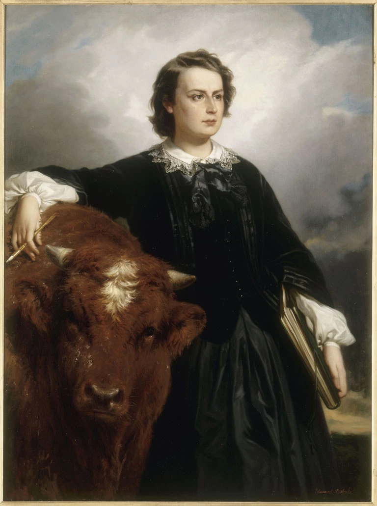 Portait of a woman with her arm petting a bull, a pencil in one hand and a sketchbook in the other
