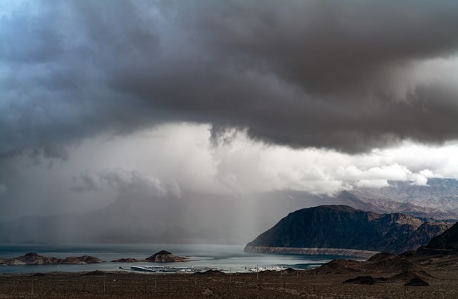 lake_mead_storm_548