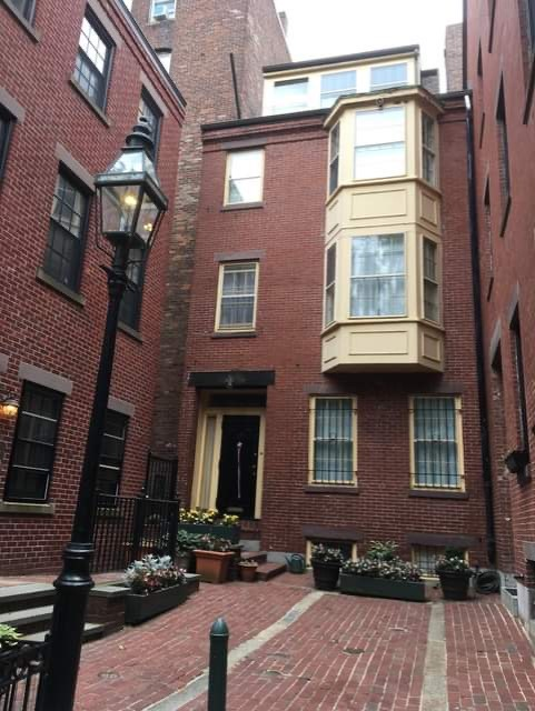 Red brick brownstone in Beacon Hill that was Prescott Townsend's home.