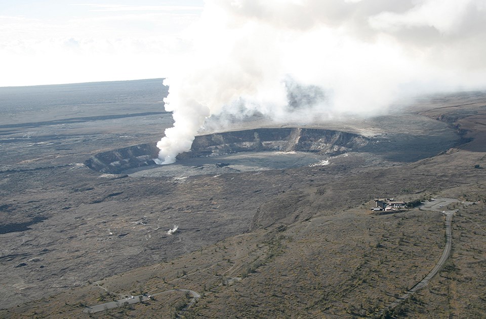 Kīlauea summit on November 28, 2008