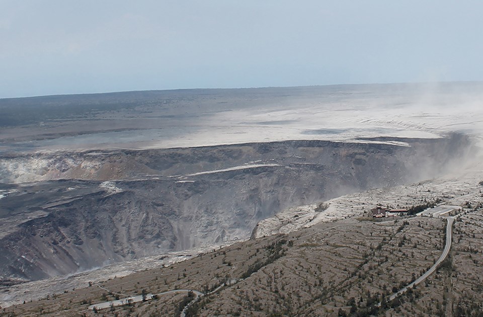 Kīlauea summit on November 28, 2008