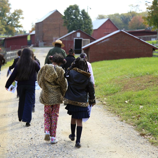 Educational tour at  Oxon Hill Farm.