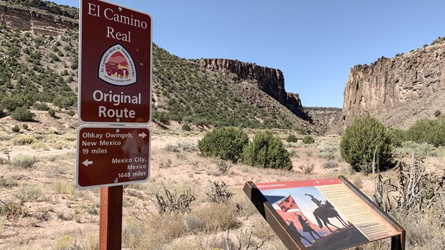 sign of el camino real de tierra adentro 