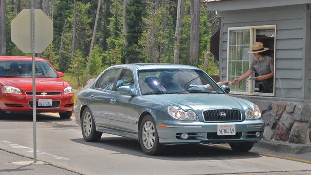 Cars in line at the Annie Spring Entrance Station