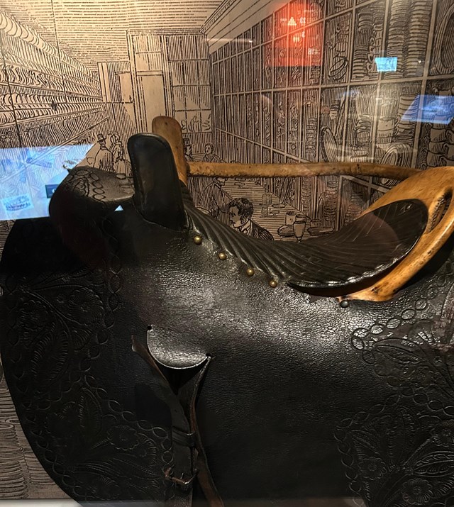 A black saddle