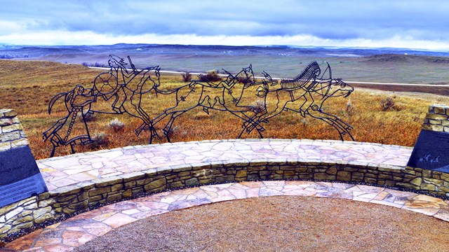 The Memorial is in the shape of a circle. On the inner walls sit panels for each tribe that fought.