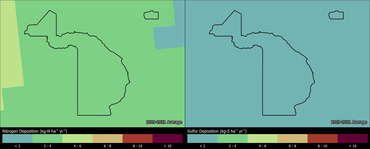 Two maps showing BAND boundaries. The left map shows the spatial distribution of estimated total nitrogen deposition levels from 2000-2002. The right map shows the spatial distribution of estimated total sulfur deposition levels from 2000-2002.
