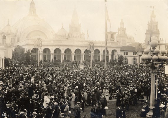 SanFranciscoDayCrowd