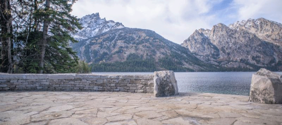 Overlook with view of Jenny Lake and Teewinot Mountain