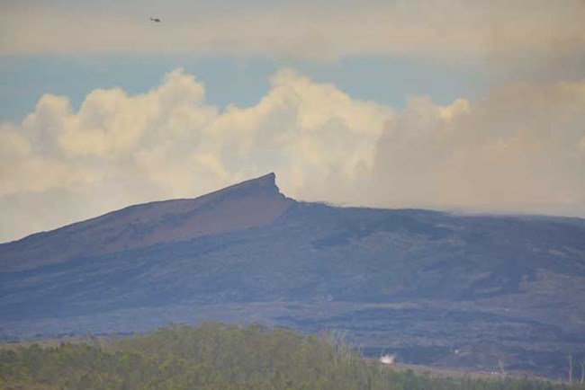 Pu‘u ‘Ō‘ō from Nāpau Crater rim