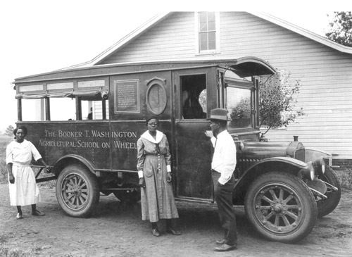 Agents and rural nurse with movable school