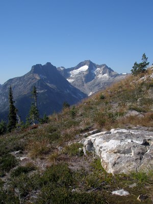 View along the way to Goode Ridge.  NPS/Sarah Ellison