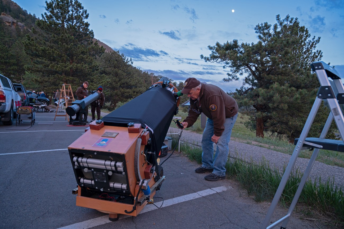 Adjusting telescope at Night Sky Program_June 2024