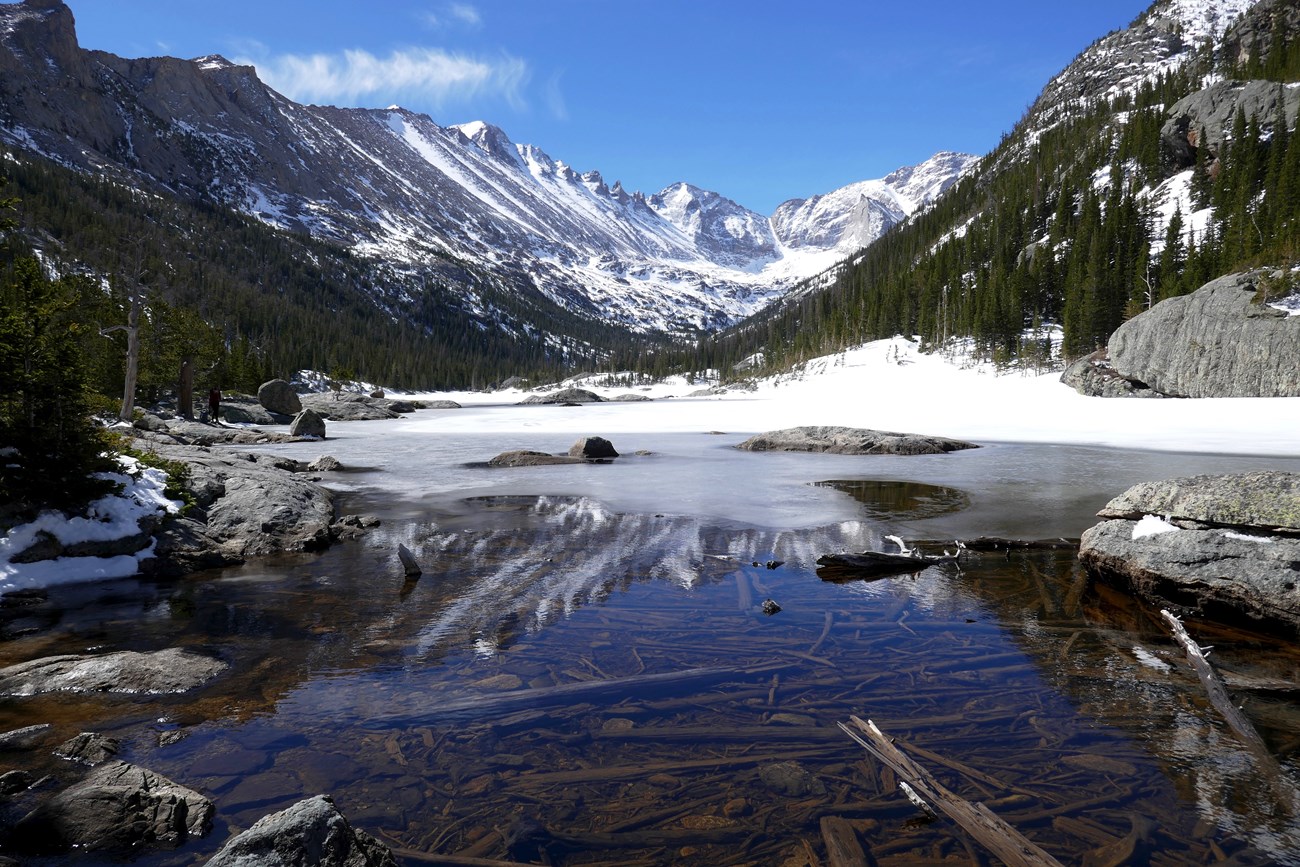 Mills Lake snow in late-May