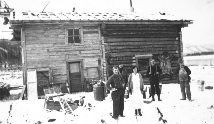 Frank Slaven and guests at the roadhouse, circa 1935