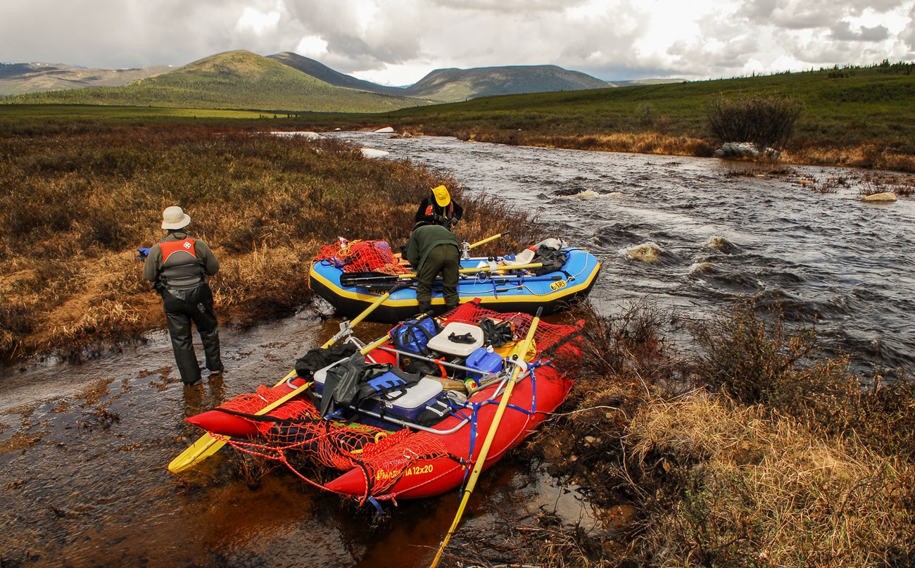 Rafters putting in at Three Fingers of the Charley River